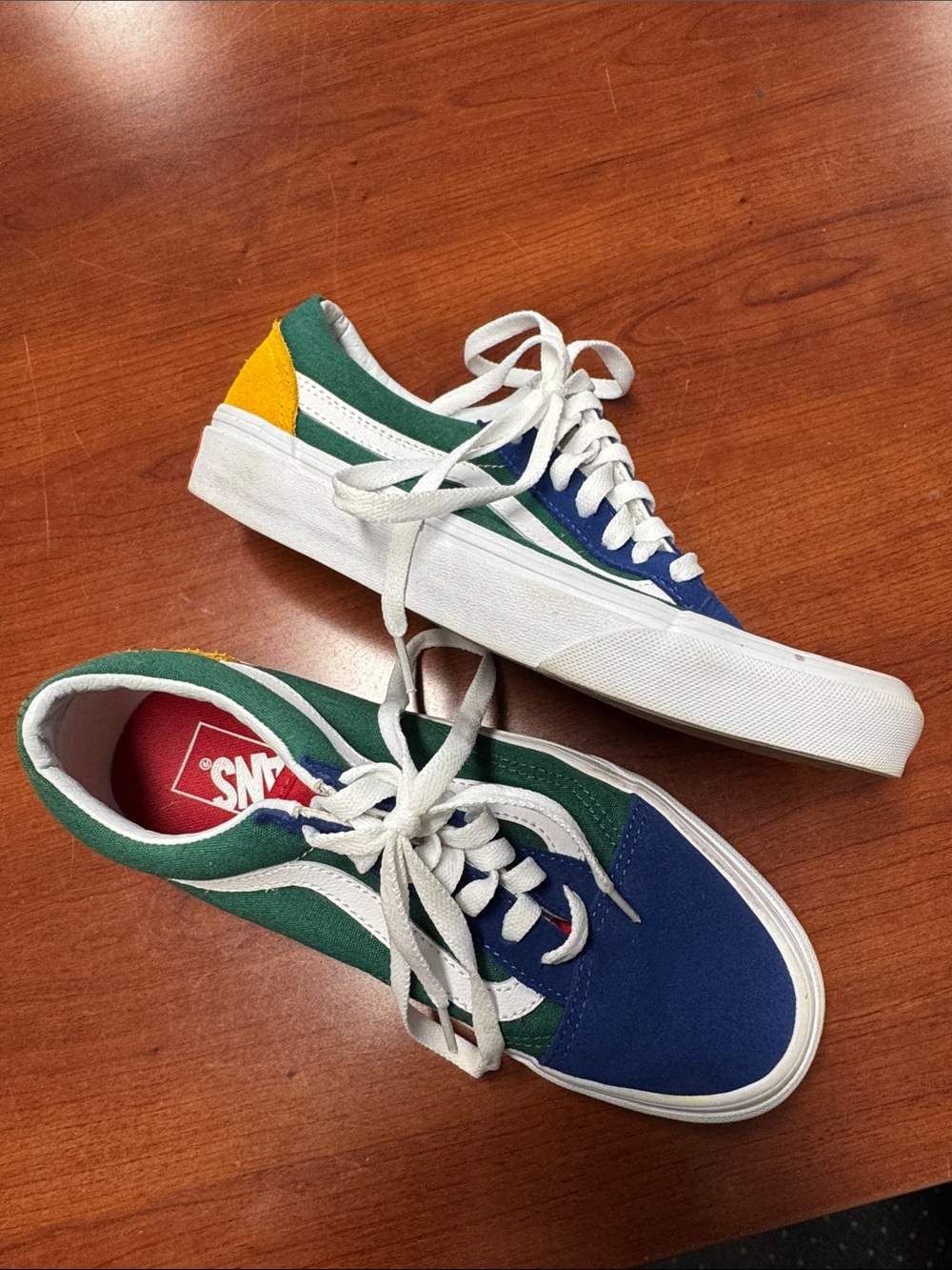 Vans size 6.5 women’s // 092402